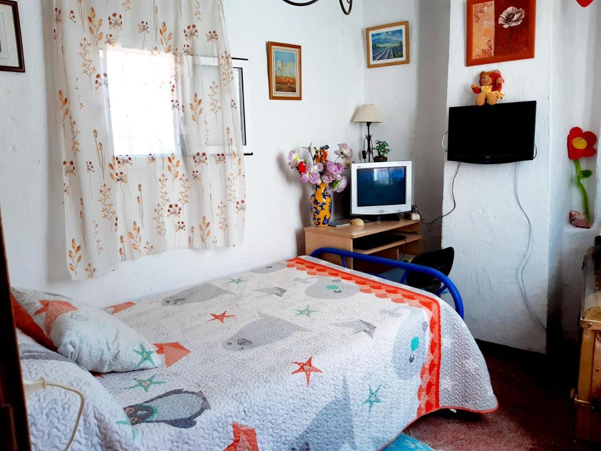 Charming House In Illar With Mountain View And Balcony Villa Eksteriør billede