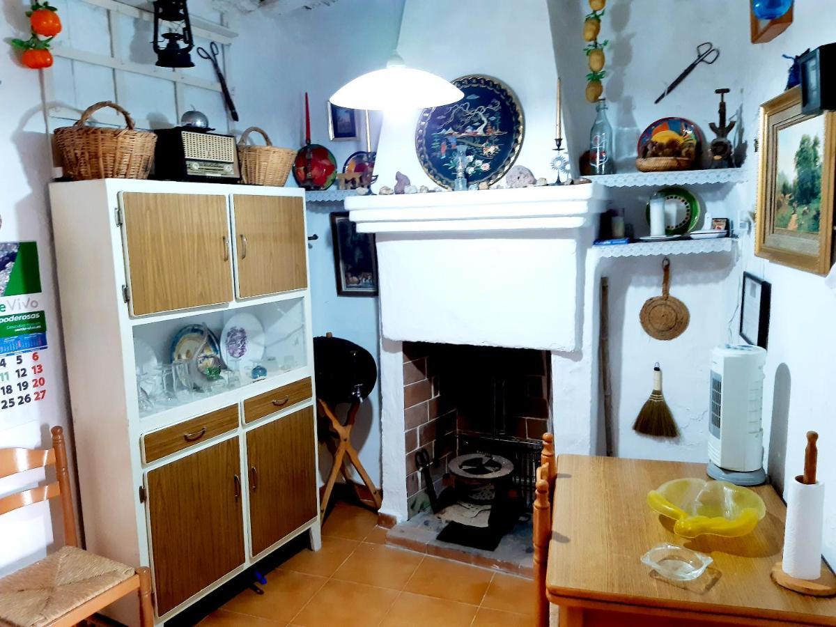 Charming House In Illar With Mountain View And Balcony Villa Eksteriør billede