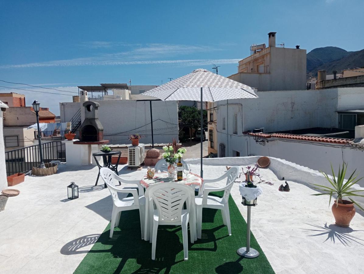 Charming House In Illar With Mountain View And Balcony Villa Eksteriør billede