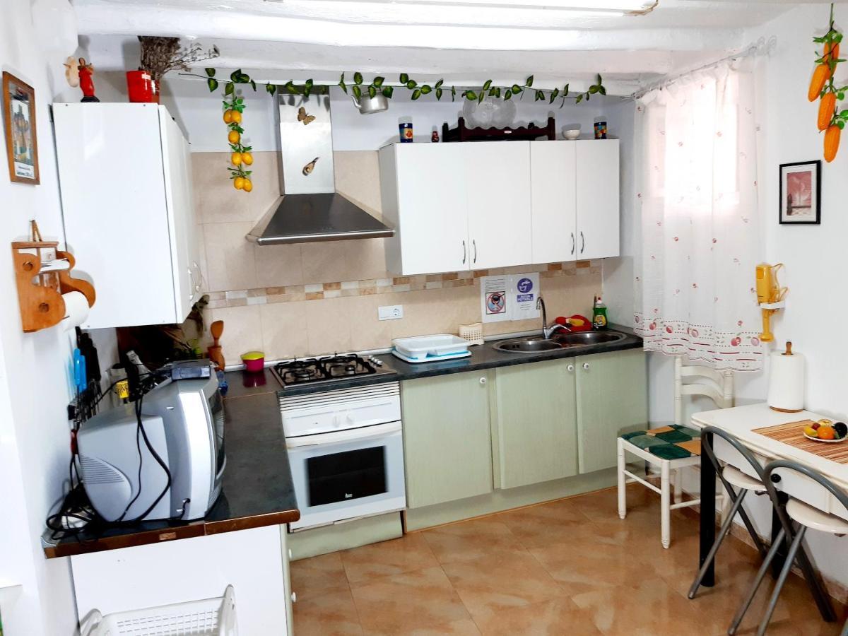 Charming House In Illar With Mountain View And Balcony Villa Eksteriør billede